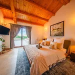 Villa Antea For 10 People Near Barban With Heated Pool 75 M2 - Wellness & Large Garden - Full Service Hrboki