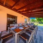 Villa Antea For 10 People Near Barban With Heated Pool 75 M2 - Wellness & Large Garden - Full Service *