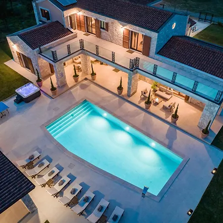 Antea For 10 People Near Barban With Heated Pool 75 M2 - Welness & Large Garden Villa *