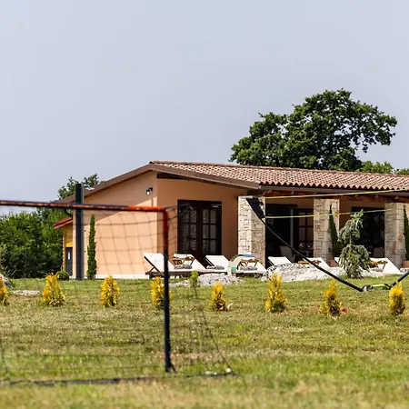 Villa Antea For 10 People Near Barban With Heated Pool 75 M2 - Welness & Large Garden