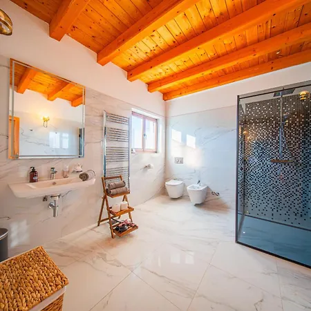 Antea For 10 People Near Barban With Heated Pool 75 M2 - Welness & Large Garden Villa *