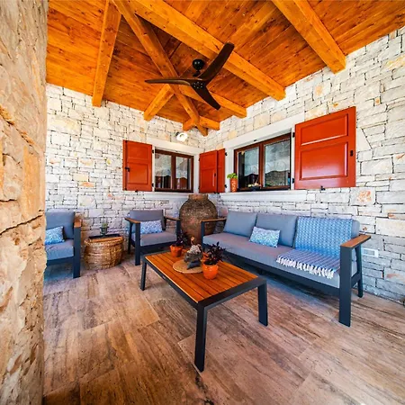 Villa Antea For 10 People Near Barban With Heated Pool 75 M2 - Welness & Large Garden *