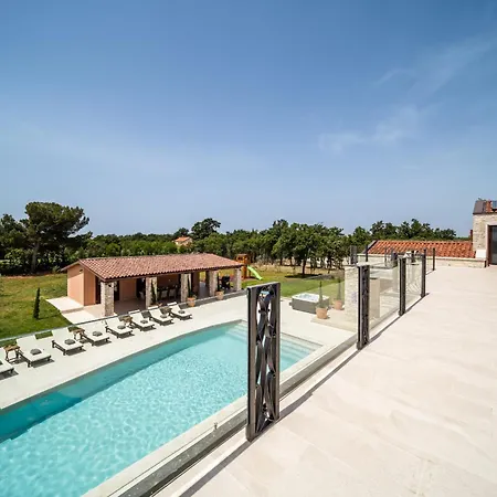 Villa Antea For 10 People Near Barban With Heated Pool 75 M2 - Welness & Large Garden