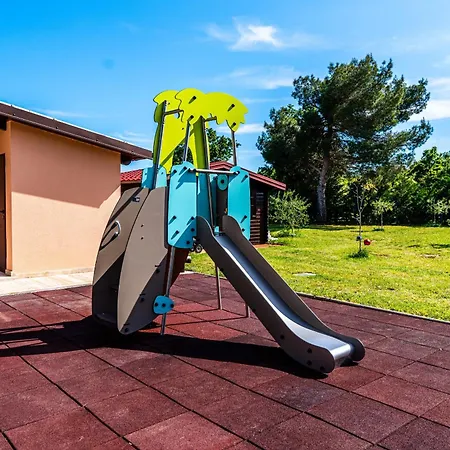 Villa Antea For 10 People Near Barban With Heated Pool 75 M2 - Welness & Large Garden